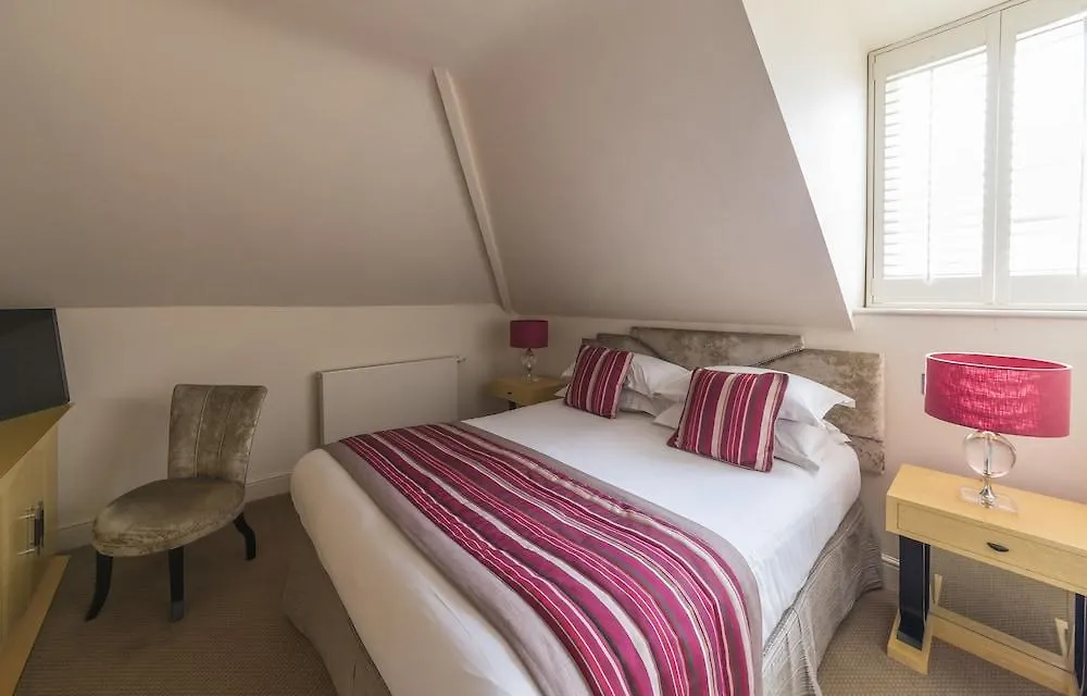 The Kings Arms Hotel Christchurch   Christchurch (Dorset)
