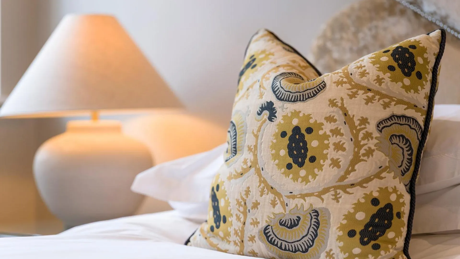 ****  The Kings Arms Hotel Christchurch  United Kingdom