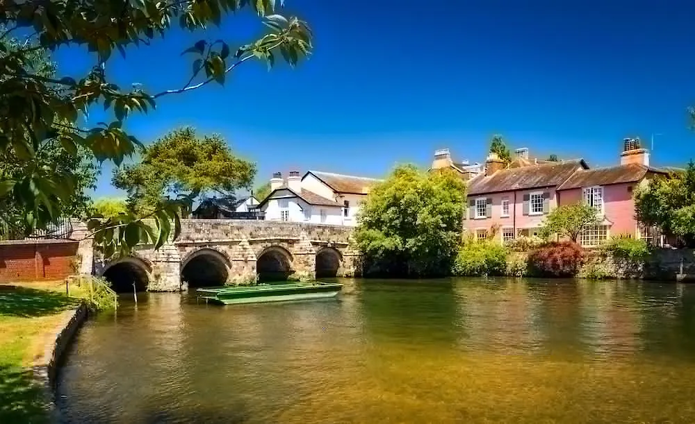 ****  The Kings Arms Hotel Christchurch  United Kingdom