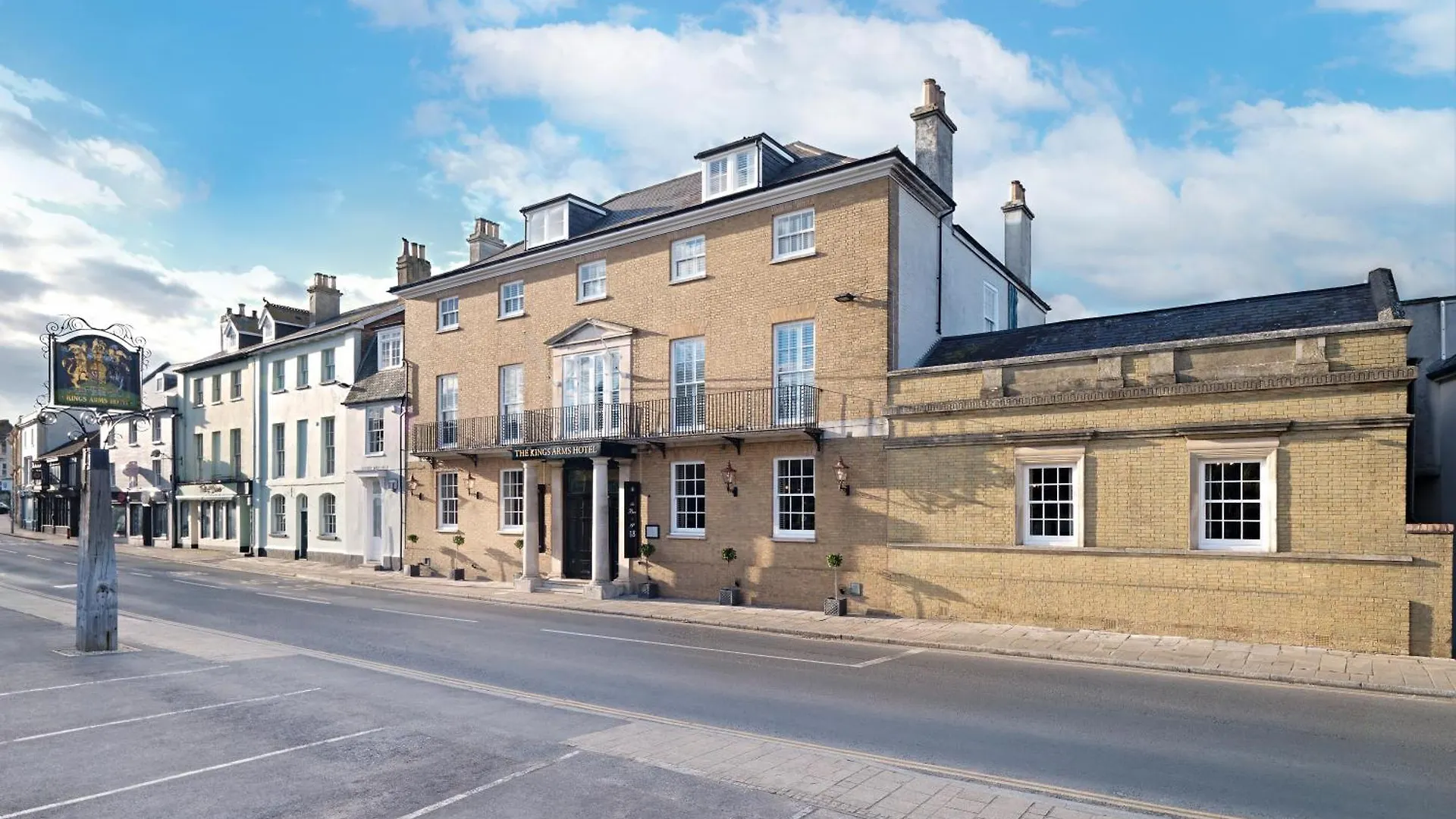 ****  The Kings Arms Hotel Christchurch  United Kingdom