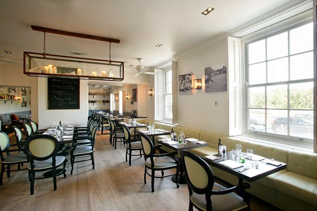 ****  The Kings Arms Hotel Christchurch  United Kingdom